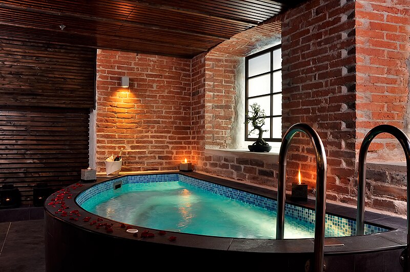 File:Zen SPA Japanese pool.jpg
